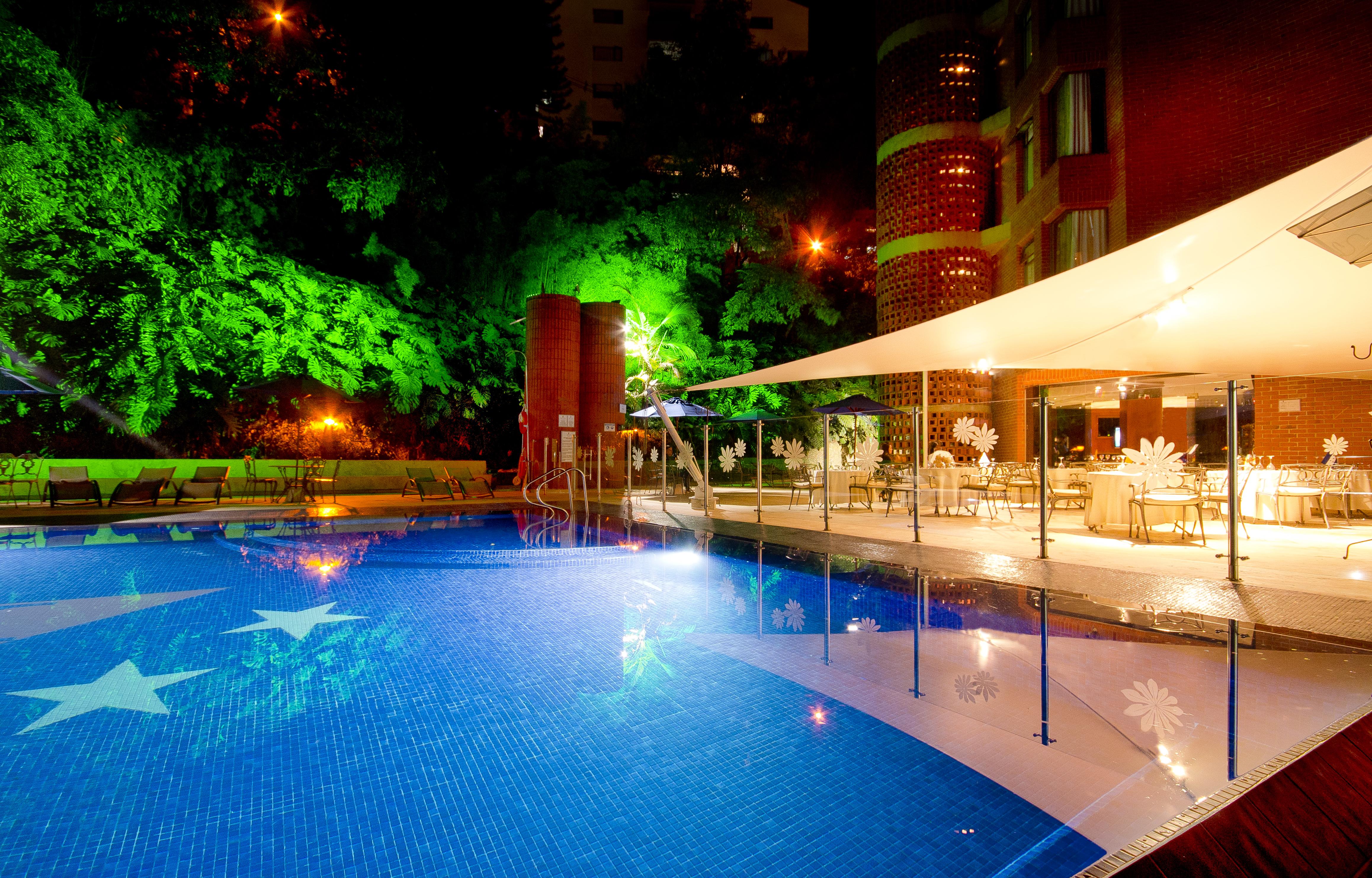 Hotel Dann Carlton Belfort Medellín Exteriér fotografie Swimming pool