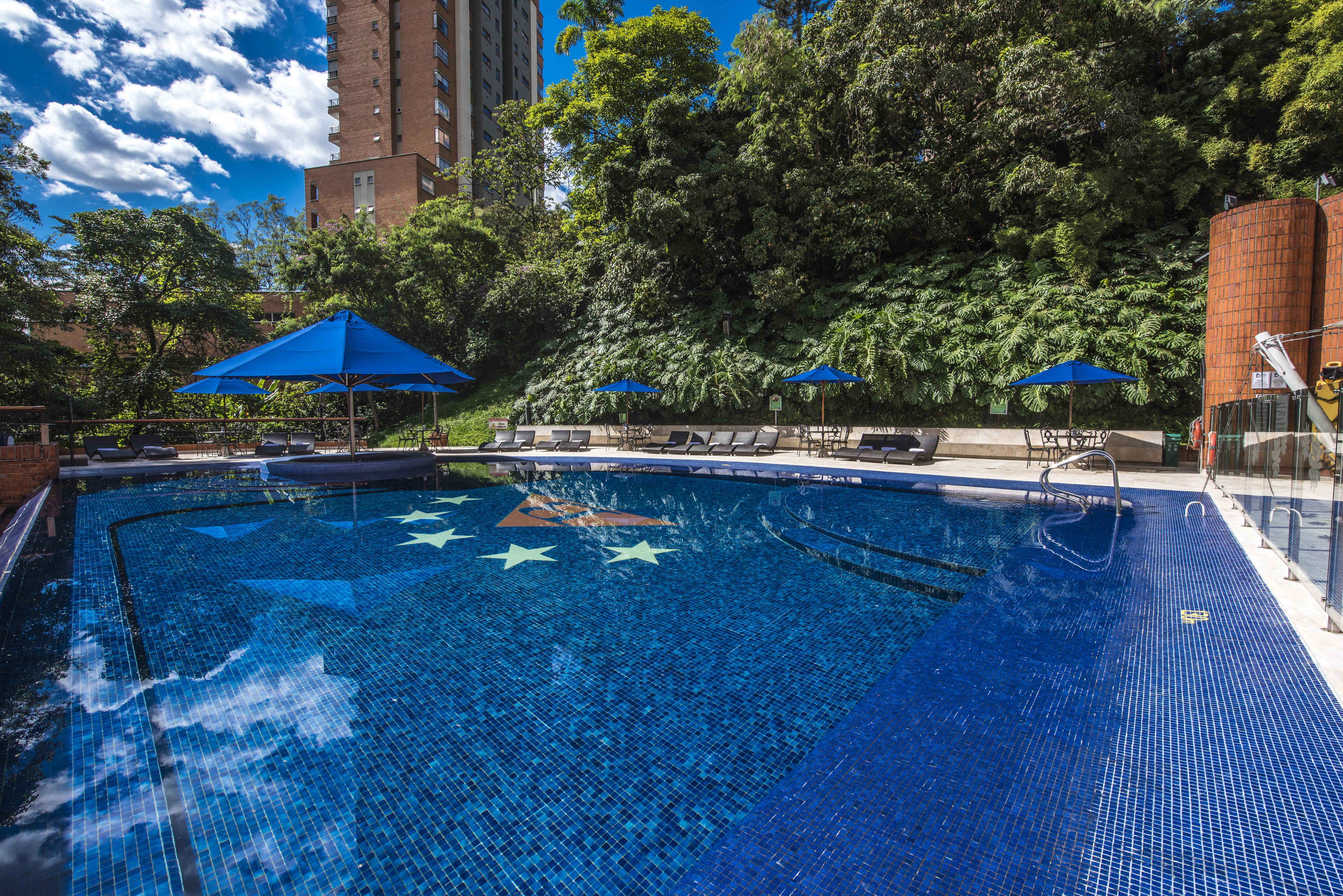 Hotel Dann Carlton Belfort Medellín Exteriér fotografie Swimming pool