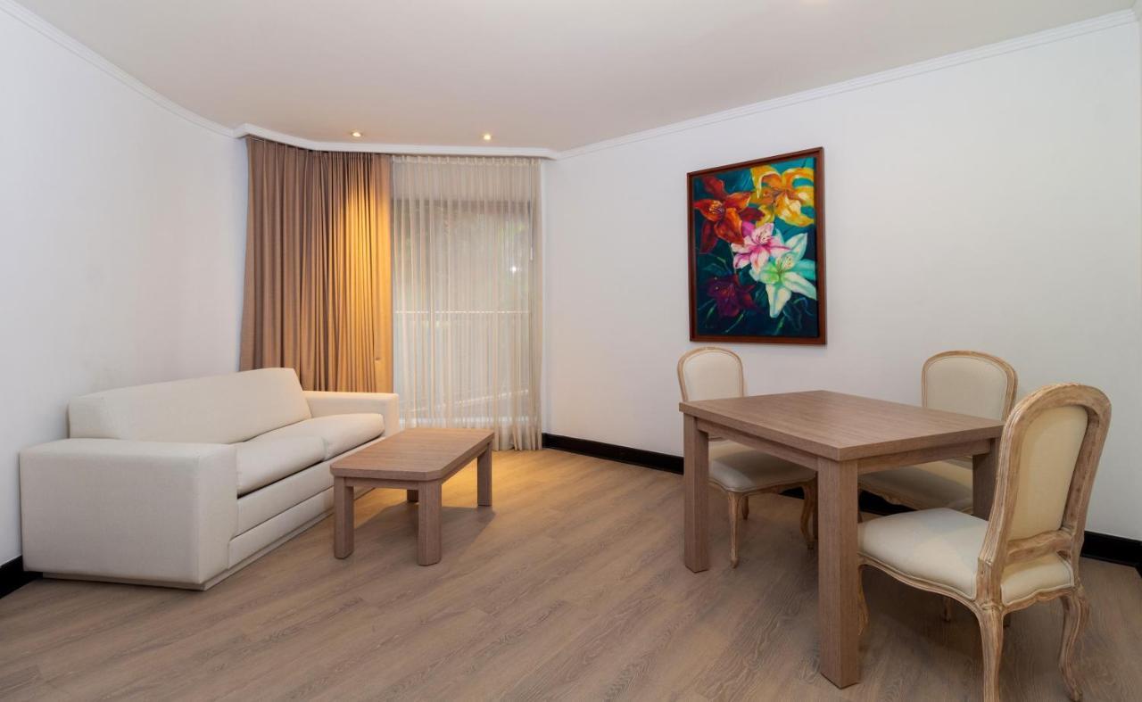 Hotel Dann Carlton Belfort Medellín Exteriér fotografie A living room