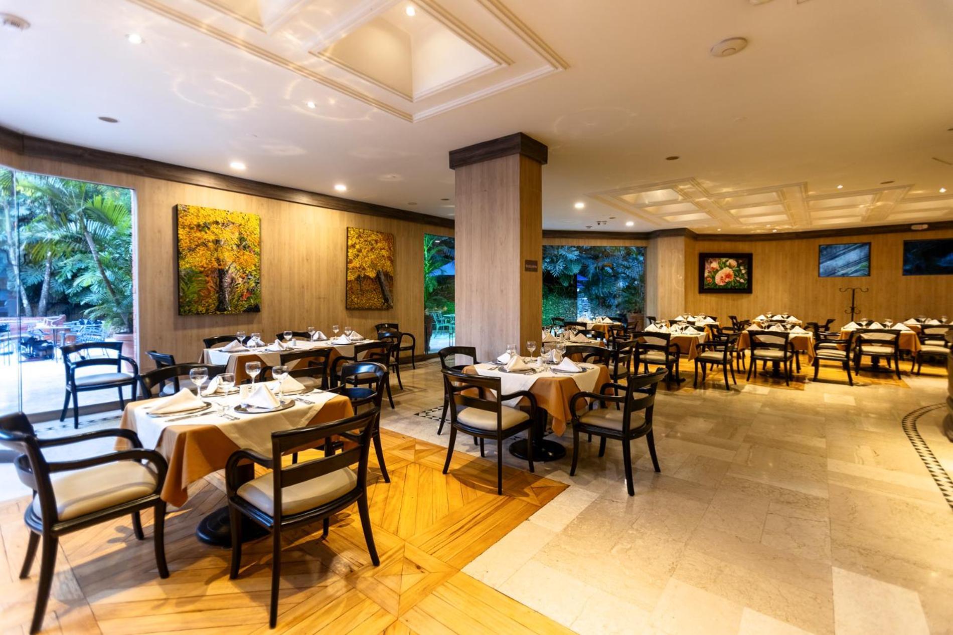 Hotel Dann Carlton Belfort Medellín Exteriér fotografie The restaurant